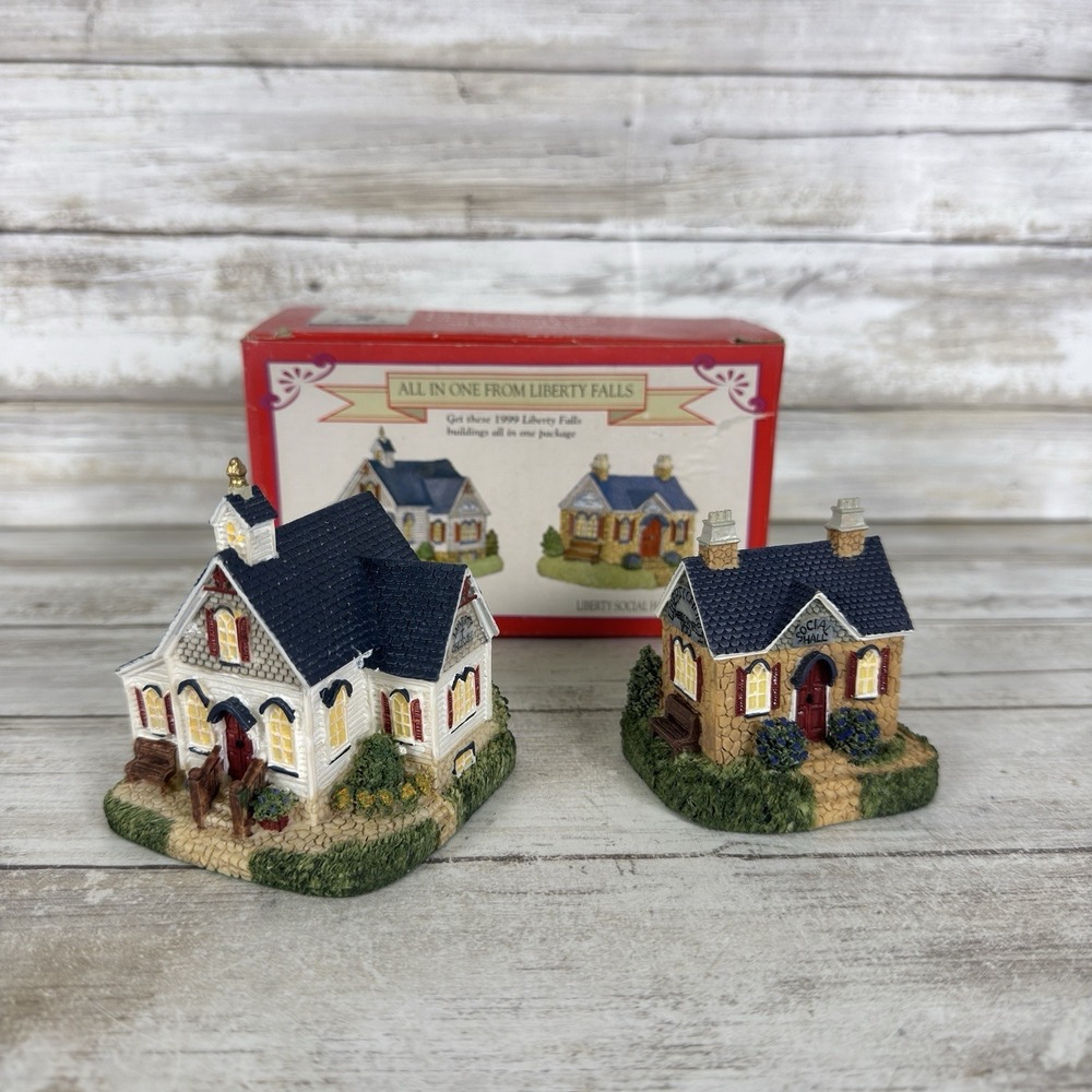Liberty Falls Americana Collection Set of 2 Church and Social Hall 1999 HSE9